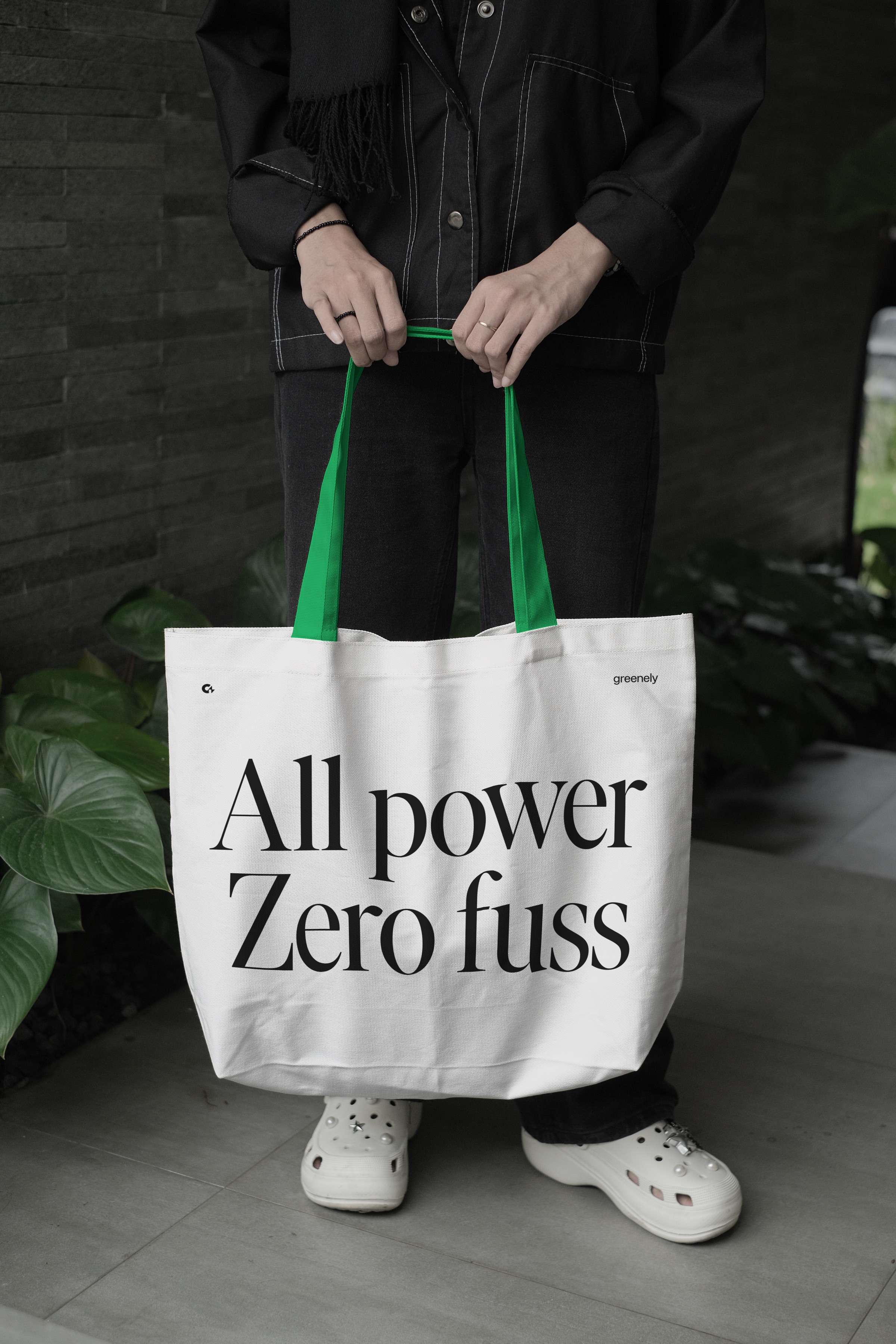 Greenely tote bag: All power. Zero fuss.